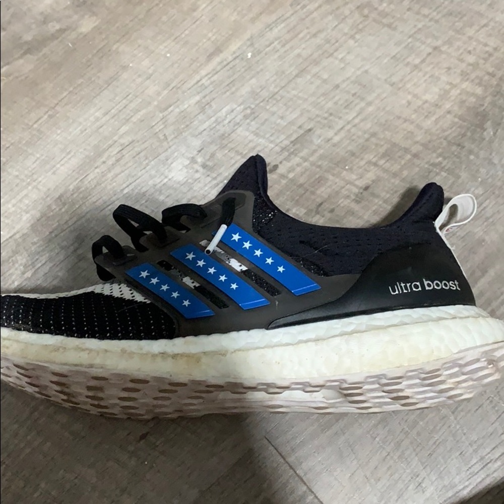 Adidas ultraboost size 9.5 Stars and Stripes